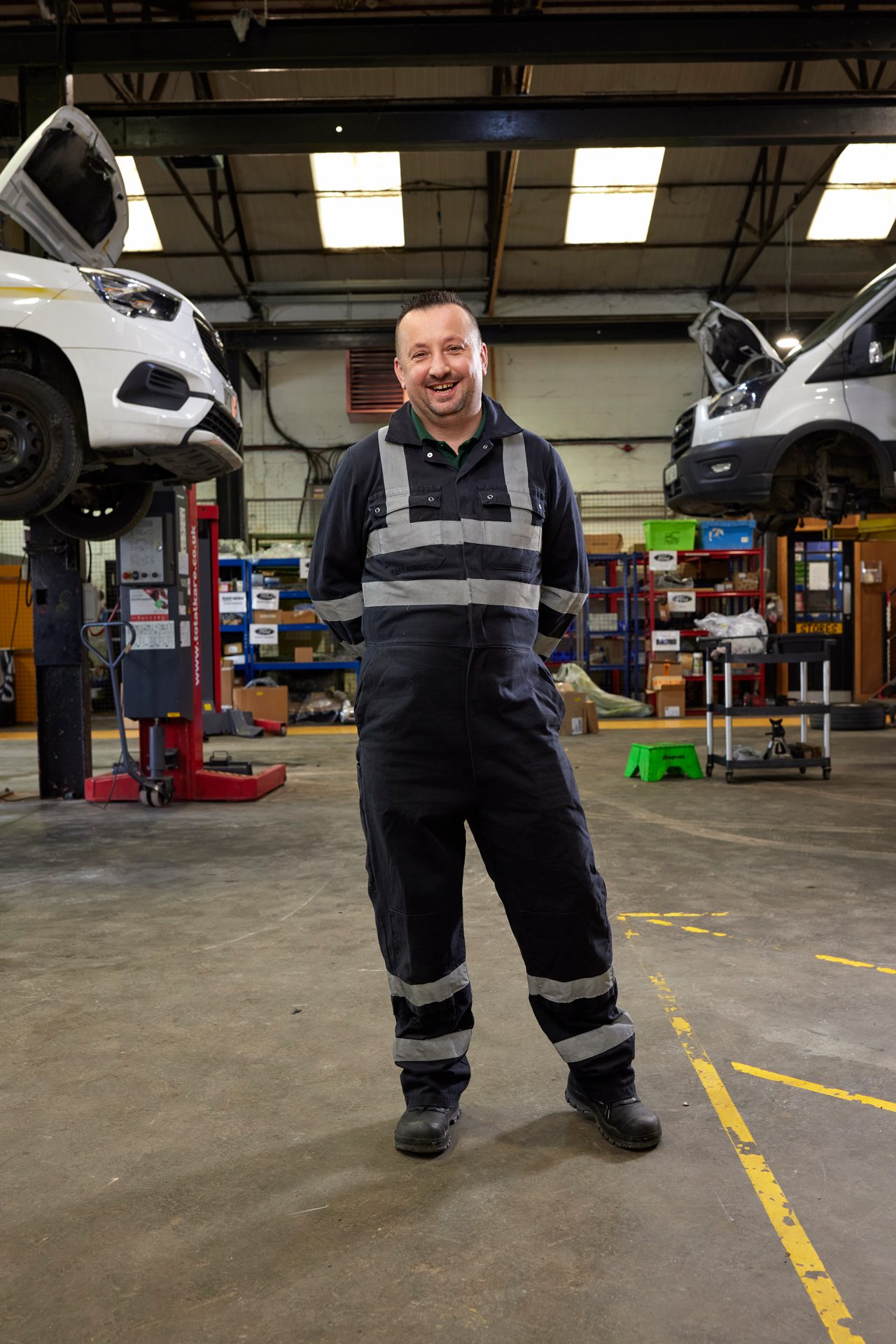 Enterprise Mobility team member in a warehouse