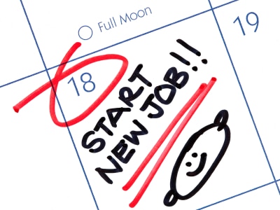 Calendar with the 18th circled that says "start new job!!"
